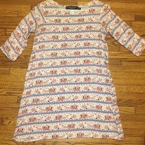 Smart i na Apparel carousel pattern shift dress
